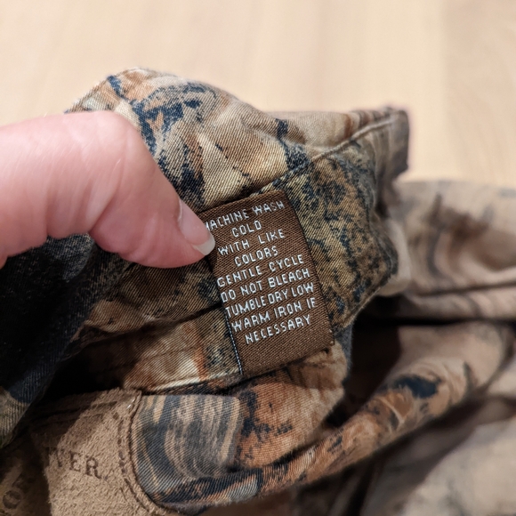 Wildlife Print Long Sleeve Shirt - Picture 3 of 6